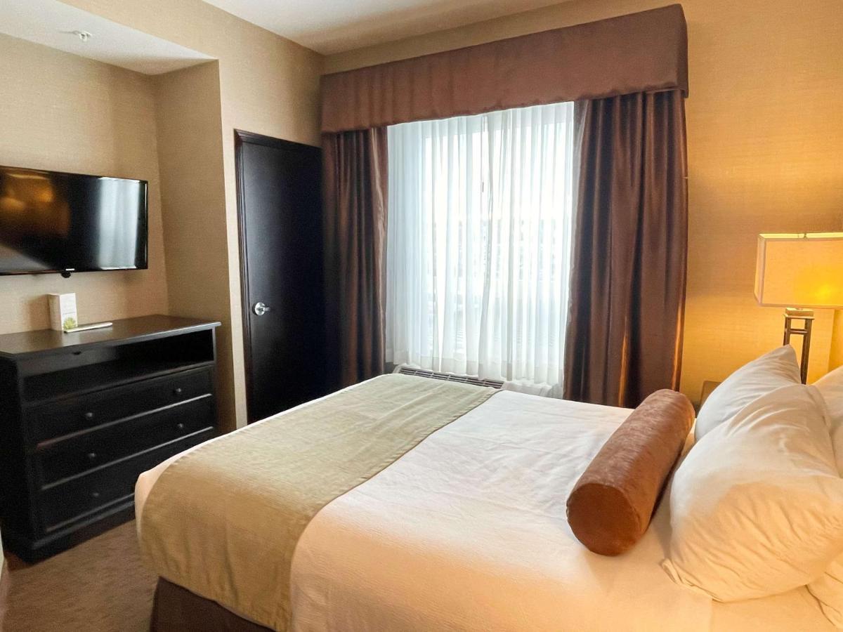 Best Western Plus Okotoks Inn & Suites Ngoại thất bức ảnh