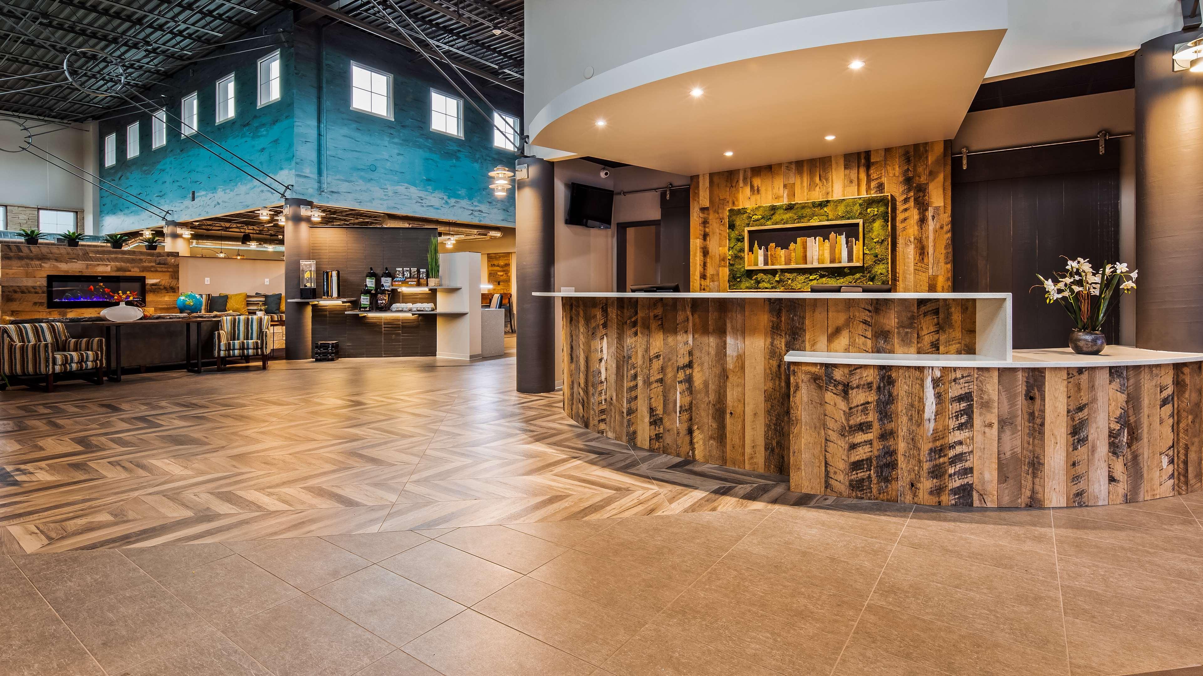 Best Western Plus Okotoks Inn & Suites Ngoại thất bức ảnh