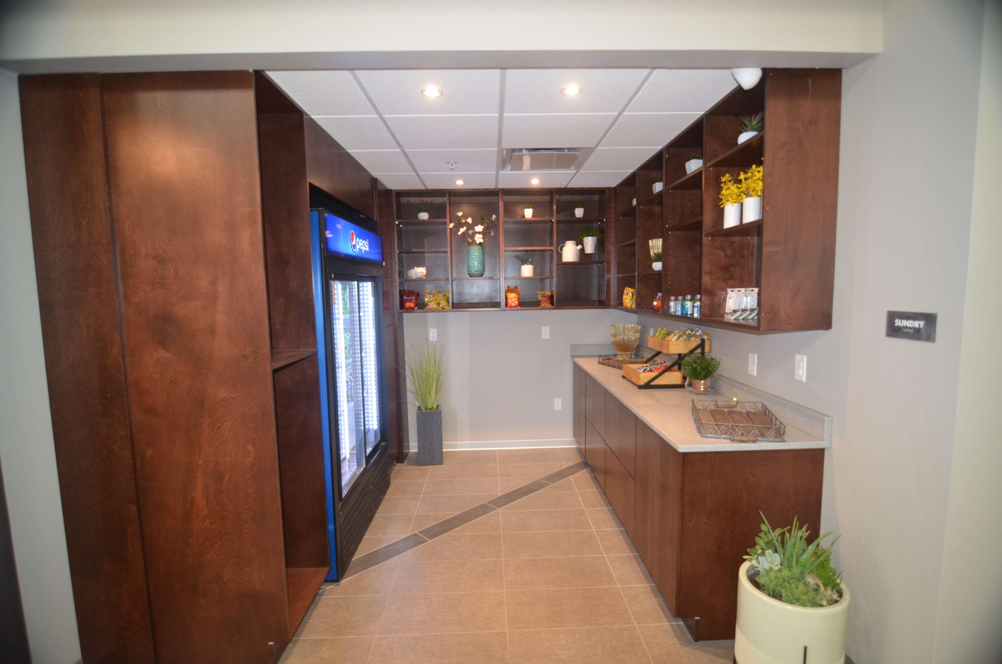 Best Western Plus Okotoks Inn & Suites Ngoại thất bức ảnh