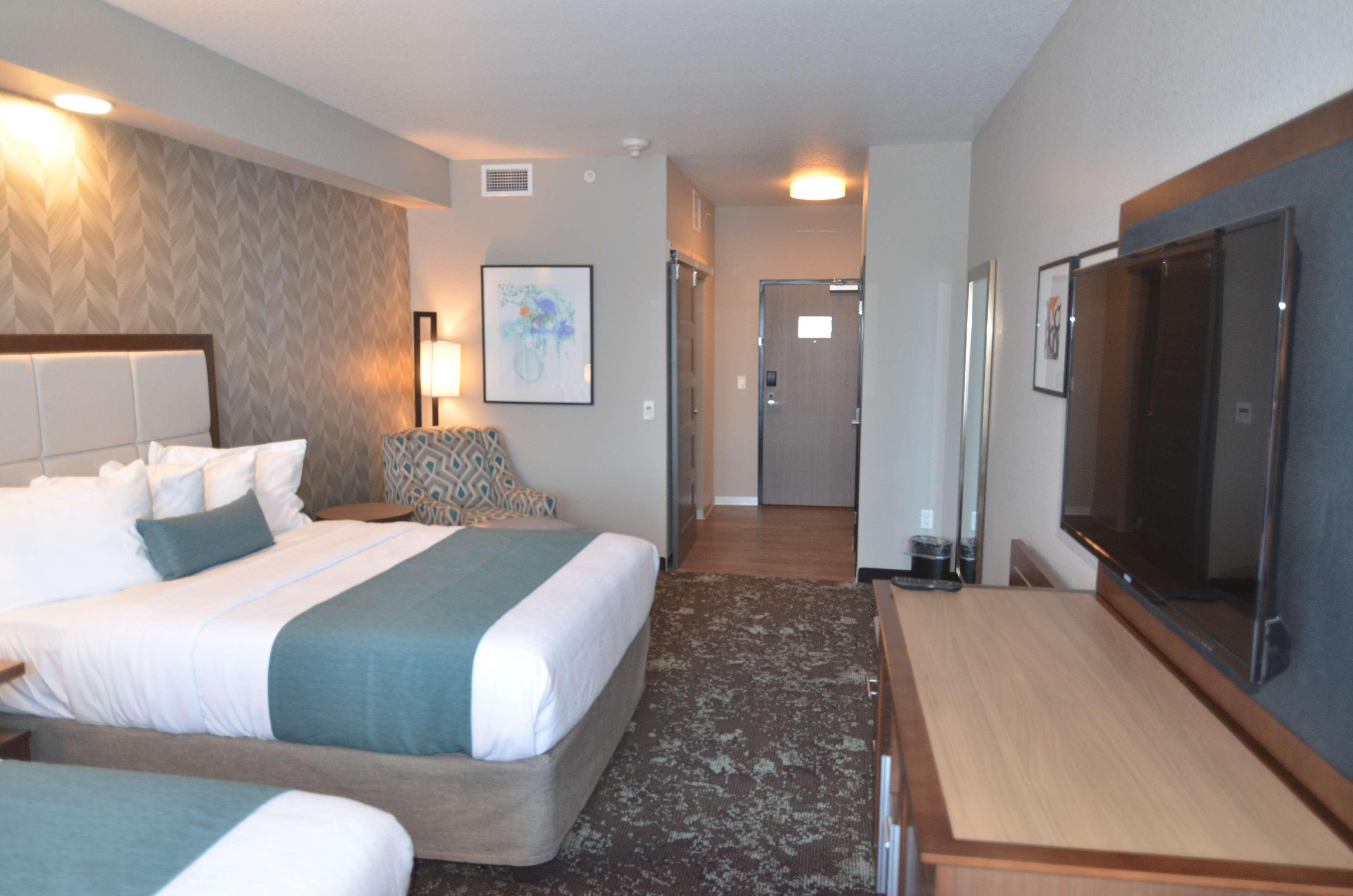 Best Western Plus Okotoks Inn & Suites Ngoại thất bức ảnh