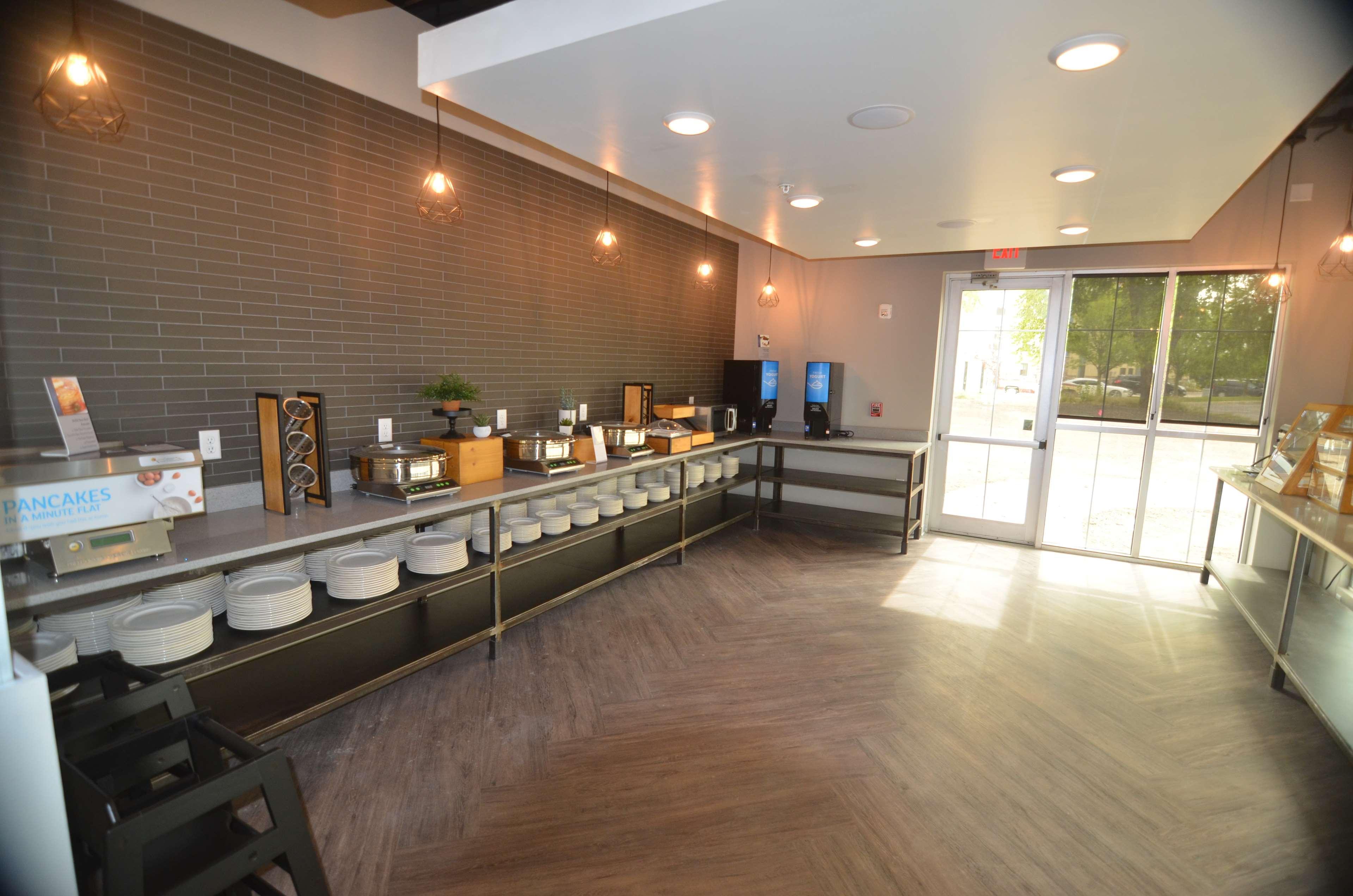 Best Western Plus Okotoks Inn & Suites Ngoại thất bức ảnh
